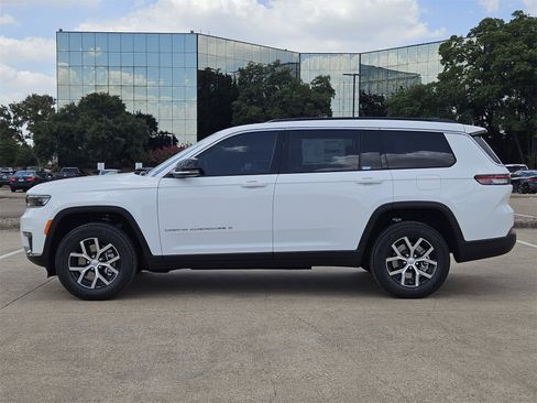 New 2025 Jeep Grand Cherokee L Limited image 3