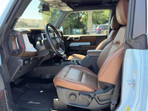 Used 2024 Ford Bronco Heritage Edition AWD/4WD image 16