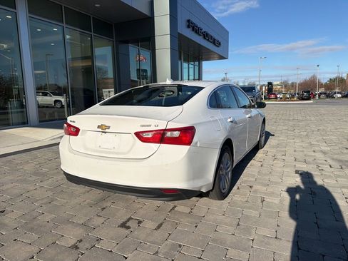 Used 2018 Chevrolet Malibu LT image 10