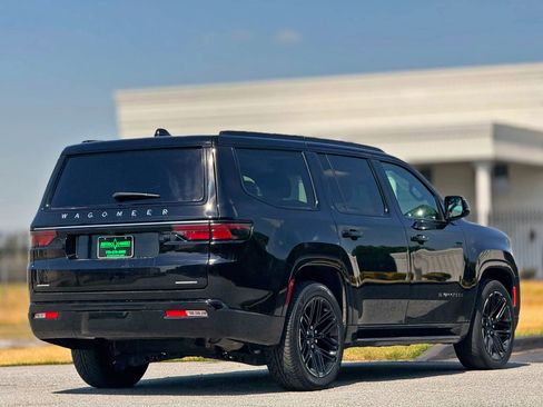 Used 2022 Jeep Wagoneer Series I image 12