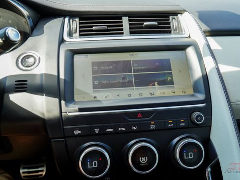 Used 2018 Jaguar E-PACE R-Dynamic HSE image 28