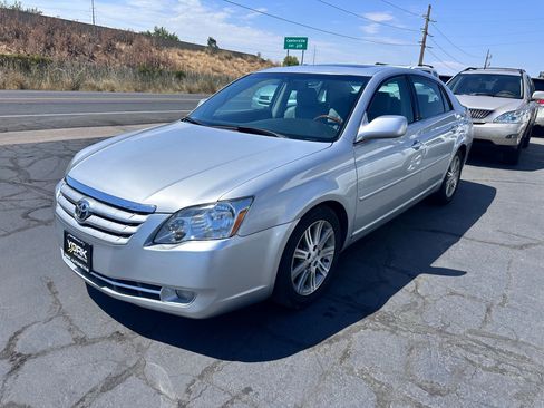 Used 2007 Toyota Avalon Limited FWD image 2
