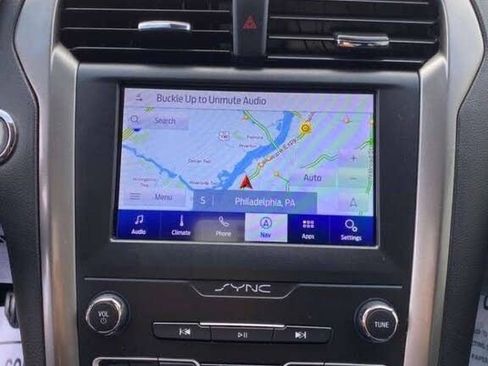 Used 2019 Ford Fusion SE image 22