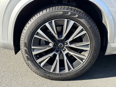 Used 2022 Volvo XC90 T6 Momentum w/ Climate Package AWD/4WD image 8