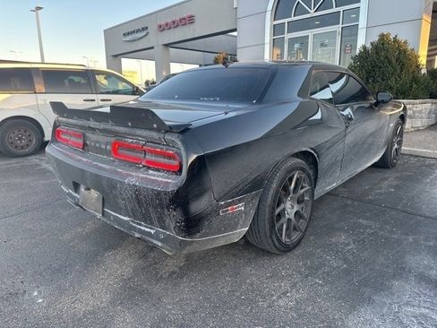 Used 2017 Dodge Challenger R/T w/ Driver Convenience Group image 5