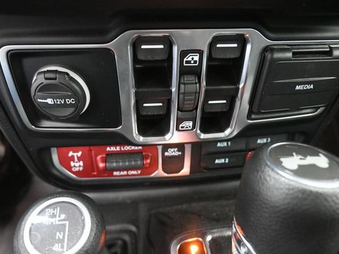 Used 2024 Jeep Wrangler Unlimited Sport AWD/4WD image 28