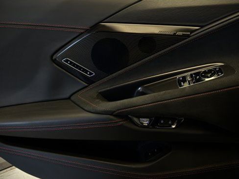 Used 2024 Chevrolet Corvette Stingray Premium Cpe w/ Z51 Performance Package RWD image 16