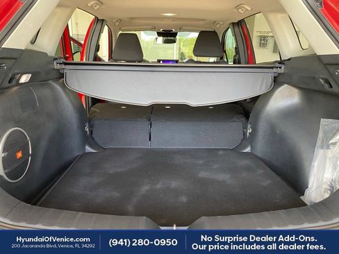 Used 2024 Toyota Corolla Cross LE w/ Moonroof Package FWD image 32
