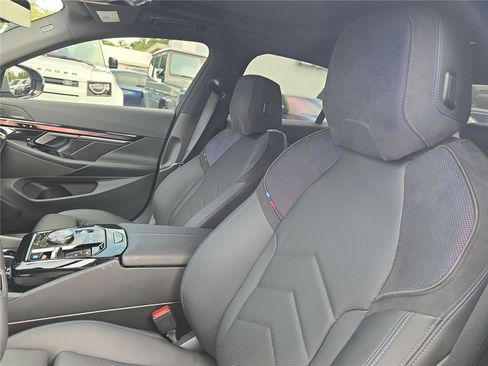 Used 2026 BMW i5 eDrive40 w/ M Sport Package RWD image 17