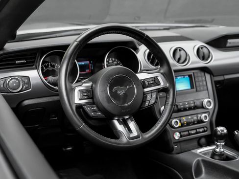 Used 2022 Ford Mustang GT RWD image 23