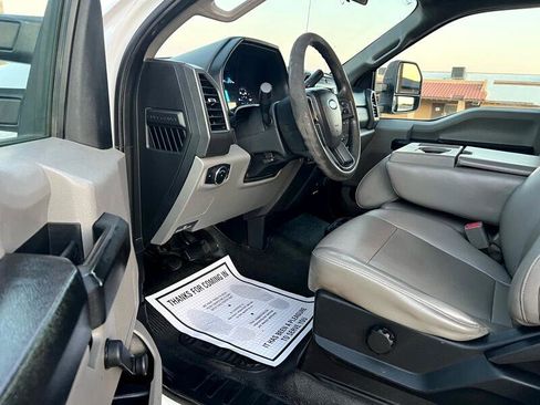 Used 2017 Ford F550 2WD Regular Cab Super Duty image 21