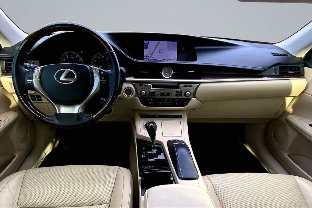 Used 2013 Lexus ES 350 w/ Luxury Pkg FWD image 14