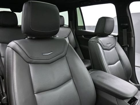 Used 2025 Cadillac XT6 Premium Luxury FWD image 31