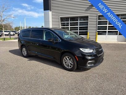 Used 2024 Chrysler Pacifica Touring-L