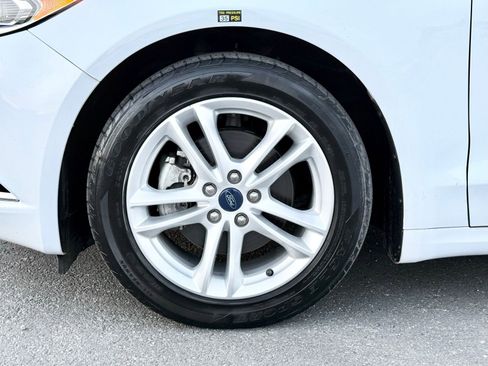 Used 2018 Ford Fusion SE w/ Equipment Group 602A image 10