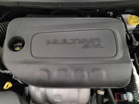 Used 2021 Jeep Cherokee Latitude FWD image 30