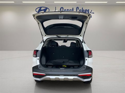 Used 2024 Kia Sportage LX image 11