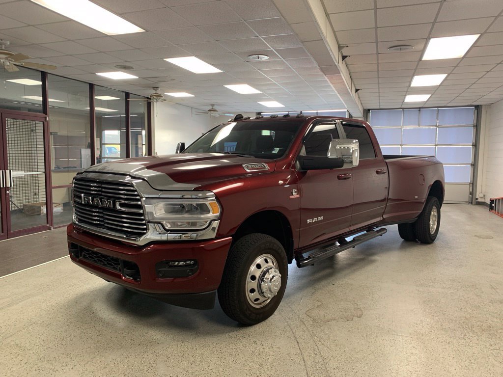 Used 2024 RAM 3500 Laramie AWD/4WD image 4