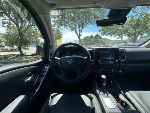 Used 2024 Nissan Frontier SL w/ Technology Package AWD/4WD image 14