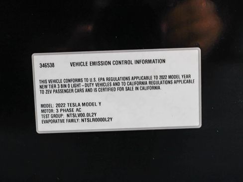 Used 2022 Tesla Model Y Performance AWD/4WD image 25