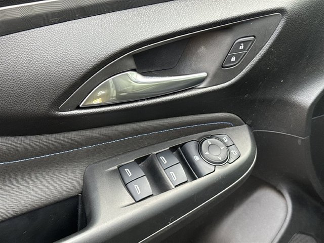 Used 2024 Buick Envista Sport Touring w/ Convenience I Package FWD image 24