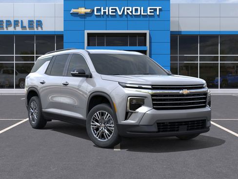 New 2026 Chevrolet Traverse LT w/ Driver Confidence Package image 7