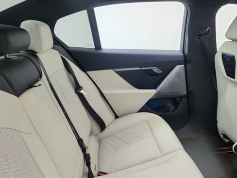 Used 2025 BMW i5 xDrive40 w/ M Sport Package image 26