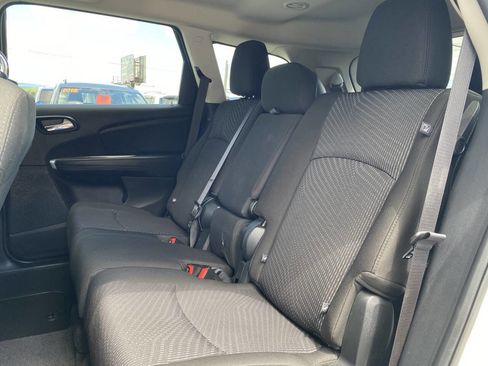 Used 2019 Dodge Journey SE FWD image 14