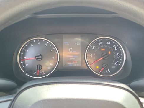 Used 2022 Toyota RAV4 LE AWD/4WD image 9