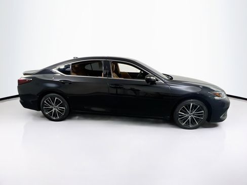 Used 2025 Lexus ES 350 w/ Premium Package image 4