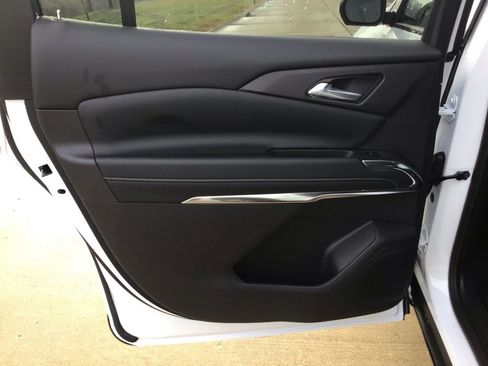 New 2026 Chevrolet Traverse LT w/ Driver Confidence Package image 13