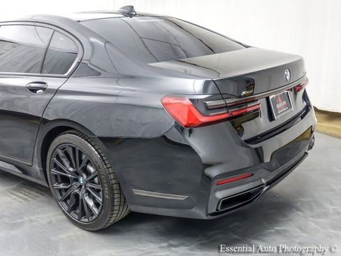 Used 2022 BMW 750i xDrive w/ Executive Package AWD/4WD image 9