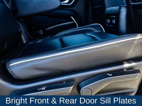 Used 2023 Chevrolet Suburban Premier image 18