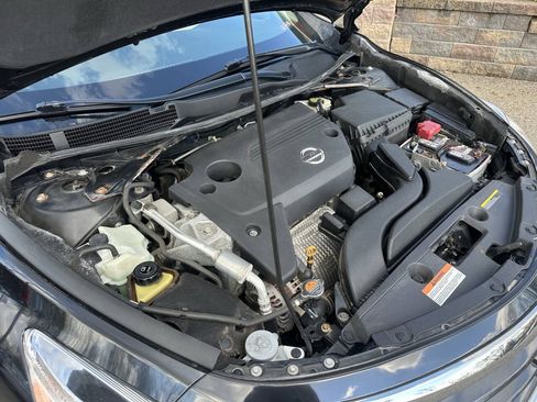 Used 2015 Nissan Altima 2.5 SV FWD image 13