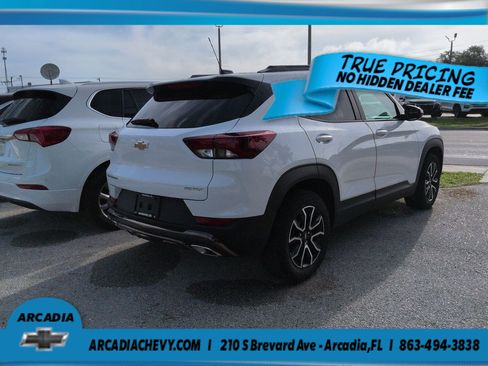 Used 2023 Chevrolet TrailBlazer ACTIV w/ Sun and Liftgate Package FWD image 4
