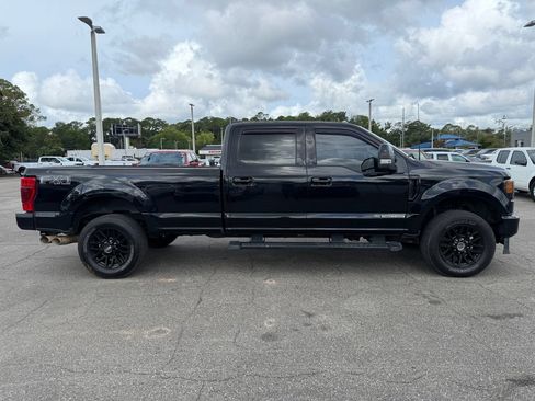 Used 2022 Ford F350 Lariat w/ Black Appearance Package AWD/4WD image 4