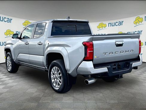 Used 2024 Toyota Tacoma Limited w/ Limited Package (LT) image 4