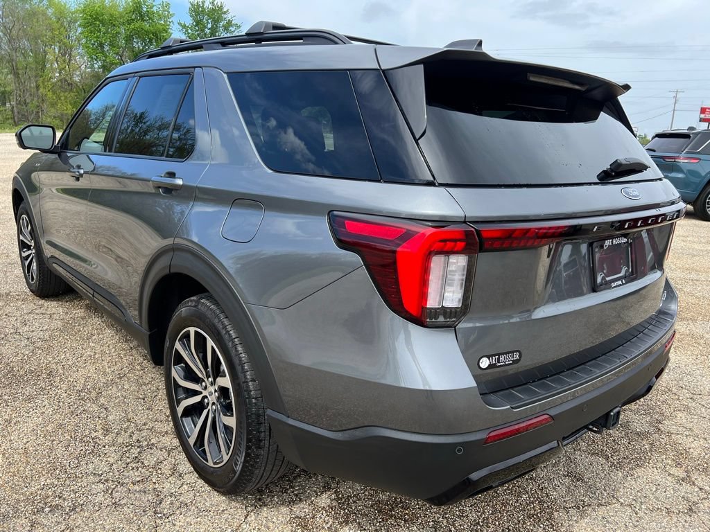Used 2026 Ford Explorer ST-Line AWD/4WD image 3