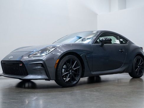 New 2025 Toyota GR86 Premium image 3