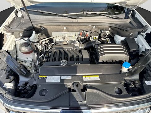 Used 2021 Volkswagen Atlas SE w/ Panoramic Sunroof Package FWD image 21
