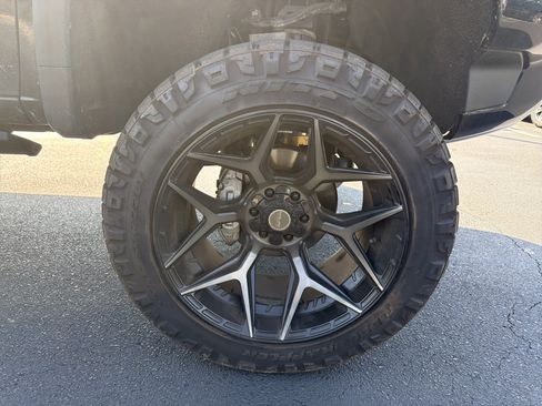 Used 2022 Chevrolet Silverado 1500 ZR2 AWD/4WD image 12