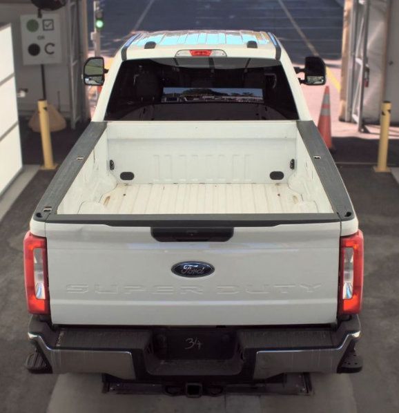 Used 2023 Ford F350 XLT AWD/4WD image 2
