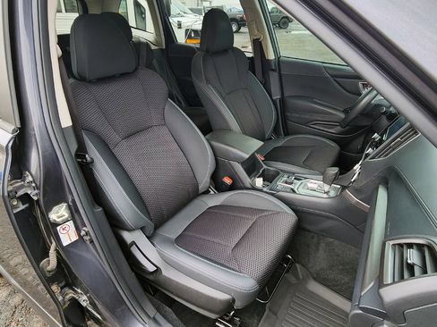 Used 2019 Subaru Forester Premium AWD/4WD image 37
