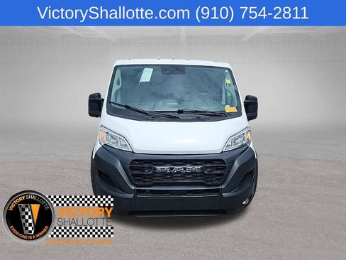 Used 2025 RAM ProMaster 2500 w/ Convenience Group FWD image 3