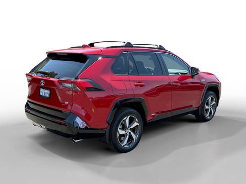Used 2023 Toyota RAV4 SE w/ Weather & Moonroof Package AWD/4WD image 5