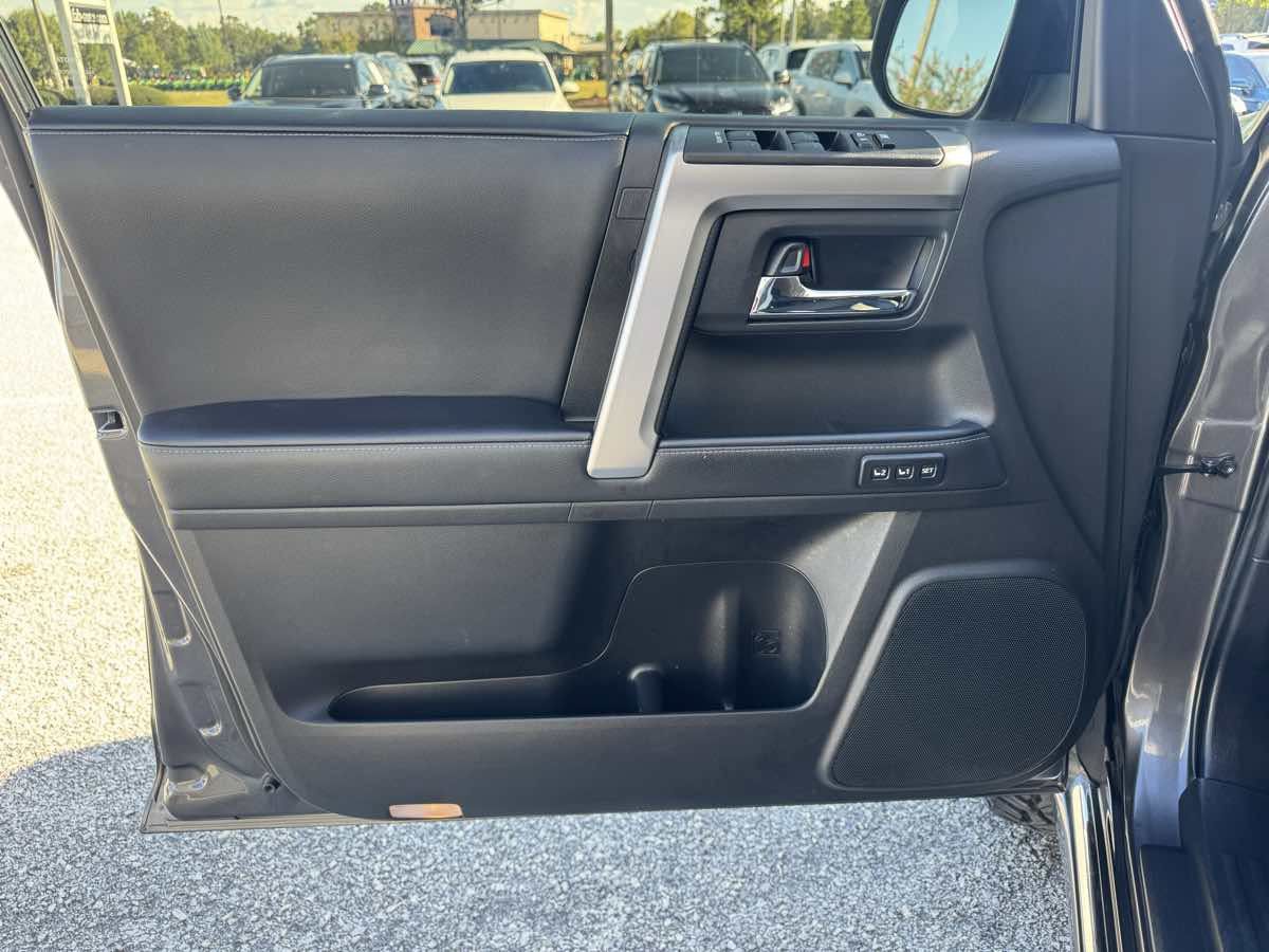 Used 2023 Toyota 4Runner Limited RWD image 29