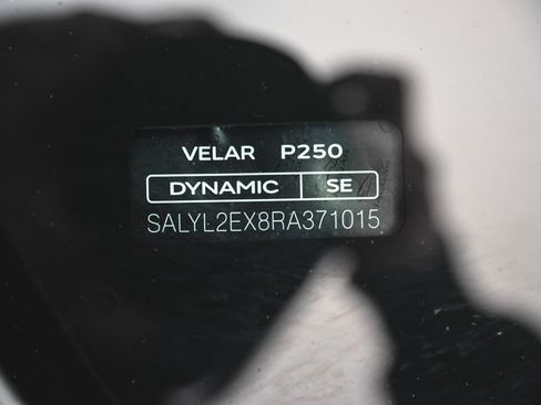 Used 2024 Land Rover Range Rover Velar Dynamic SE AWD/4WD image 14