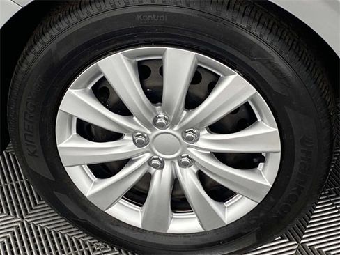 Used 2021 Nissan Sentra S image 26