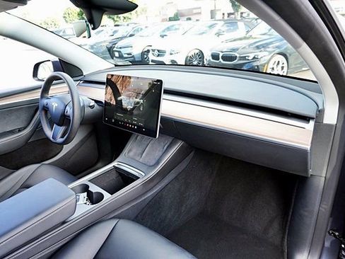 Used 2023 Tesla Model Y 2WD image 11