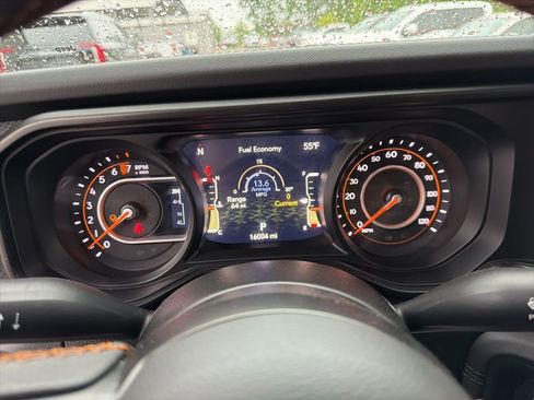 Used 2024 Jeep Gladiator Mojave w/ Technology Group AWD/4WD image 23